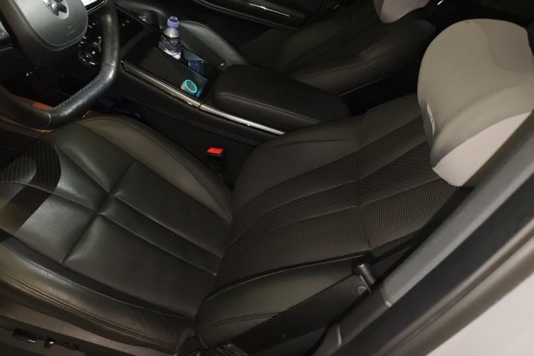 Used Nio ES8 2022 100 kWh Six-Seater Version Left Front Seat