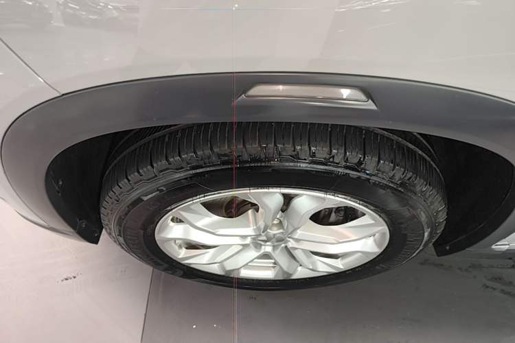 Used Nio ES8 2022 75 kWh 7-Seater Version Left Front Wheel Hub