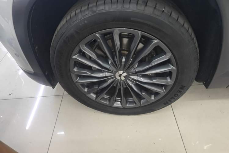 Used Nio ES8 2022 75 kWh 7-Seater Version Left Front Wheel Hub