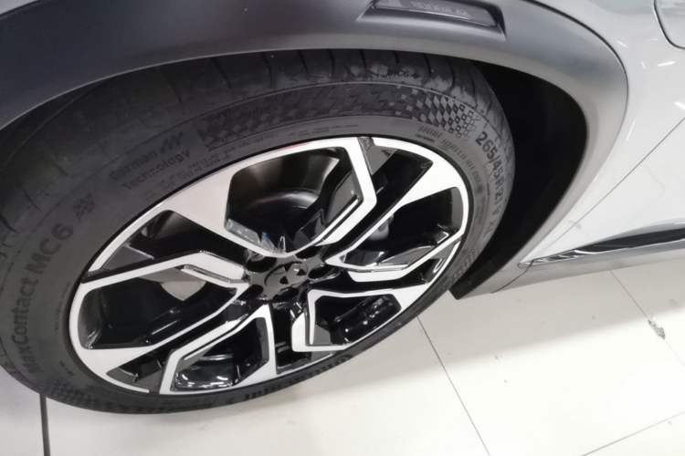 Used Nio ES8 2022 100 kWh Six-Seater Version Left Front Wheel Hub