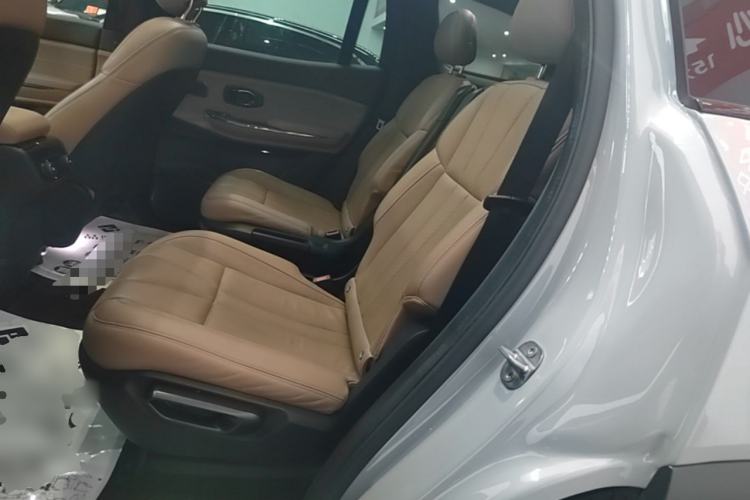 Used Nio ES8 2022 75 kWh Signature Edition Six-Seater Left Rear Seat