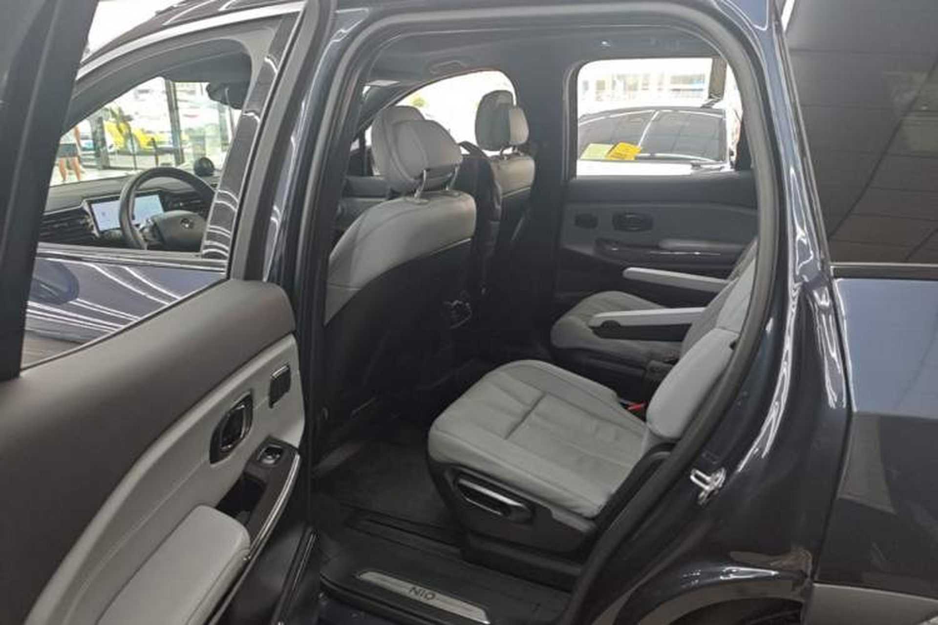 Used Nio ES8 2022 75 kWh Signature Edition Six-Seater Left Rear Seat