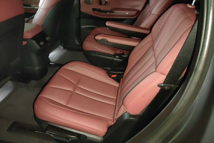 Used Nio ES8 2022 75 kWh Flagship Version Six Seats Left Rear Seat