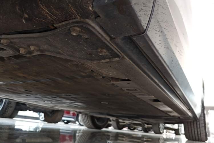 Used Nio ES8 2022 100kWh Signature Edition Six-Seater Left Side Sill