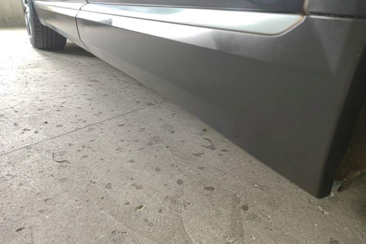 Used Nio ES8 2022 75 kWh Flagship Version Six Seats Left Side Sill