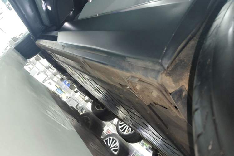 Used Nio ES8 2022 100 kWh Six-Seater Version Left Side Sill
