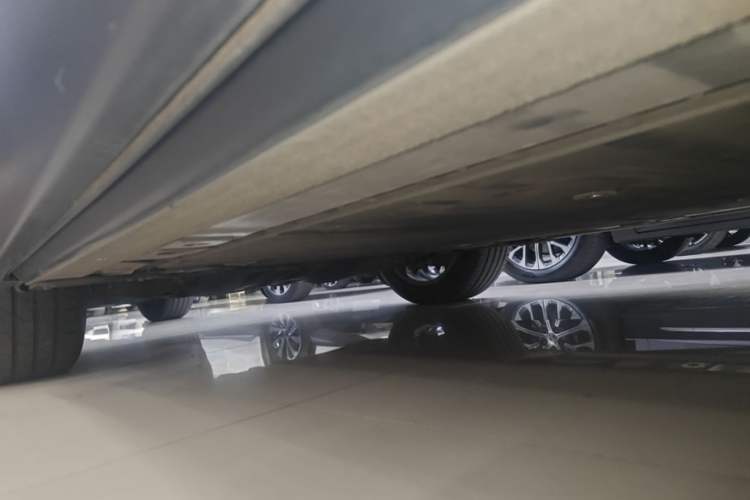 Used Nio ES8 2022 75 kWh 7-Seater Version Left Side Sill