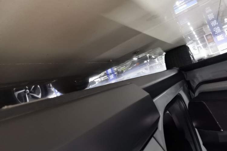 Used Nio ES8 2022 100 kWh Six-Seater Version Left Side Sill