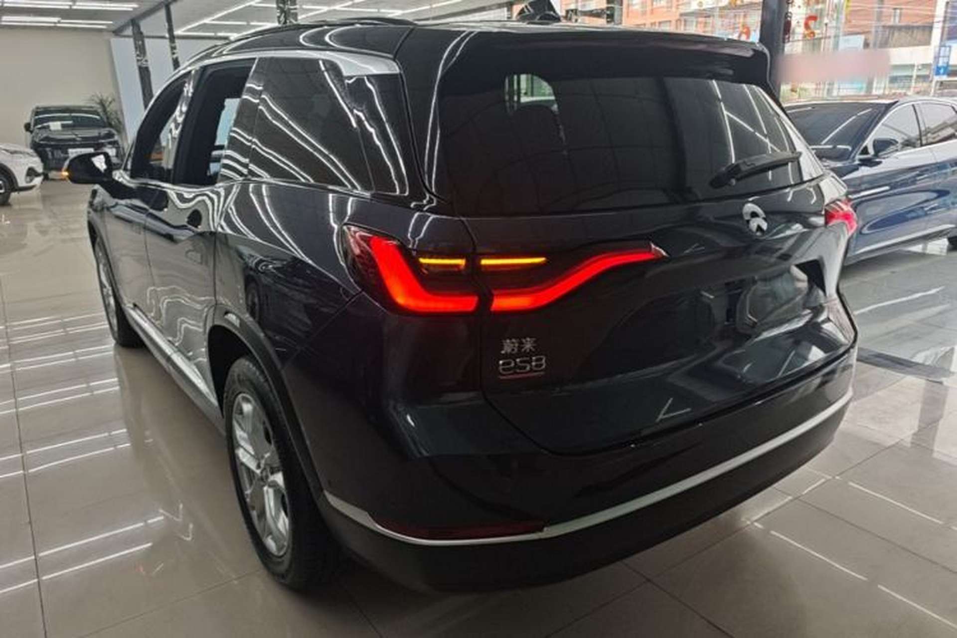 Used Nio ES8 2022 75 kWh Signature Edition Six-Seater Rear Left 45 Deg