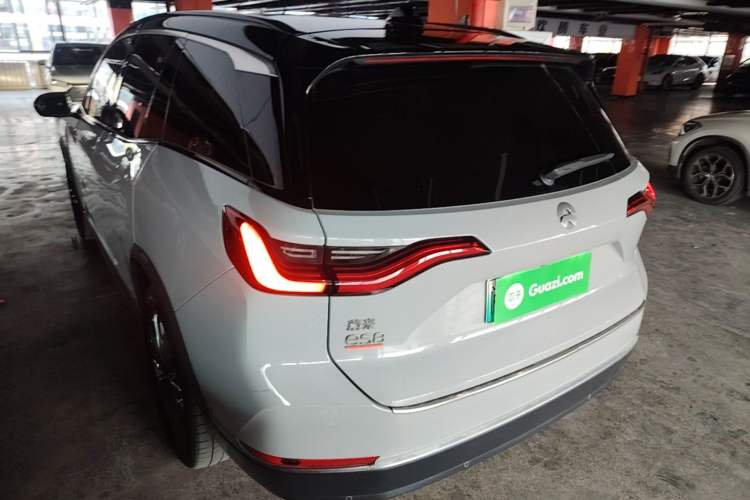 Used Nio ES8 2022 100 kWh Six-Seater Version Rear Left 45 Deg
