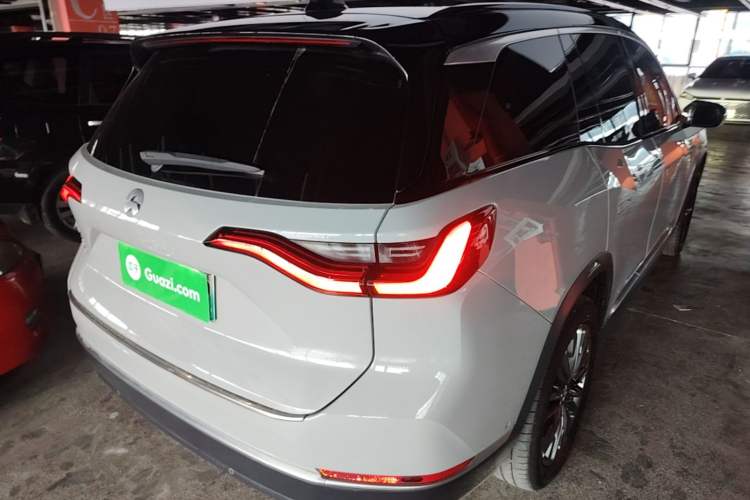 Used Nio ES8 2022 100 kWh Six-Seater Version Rear Right 45 Deg