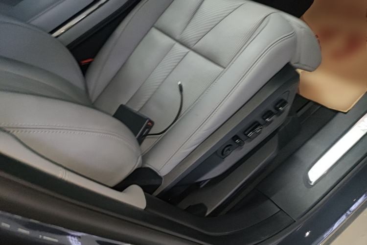 Used Nio ES8 2022 100 kWh Six-Seater Version Right Front Seat