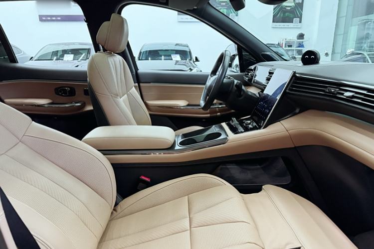 Used Nio ES8 2022 75 kWh Flagship Version Six Seats Right Front Seat
