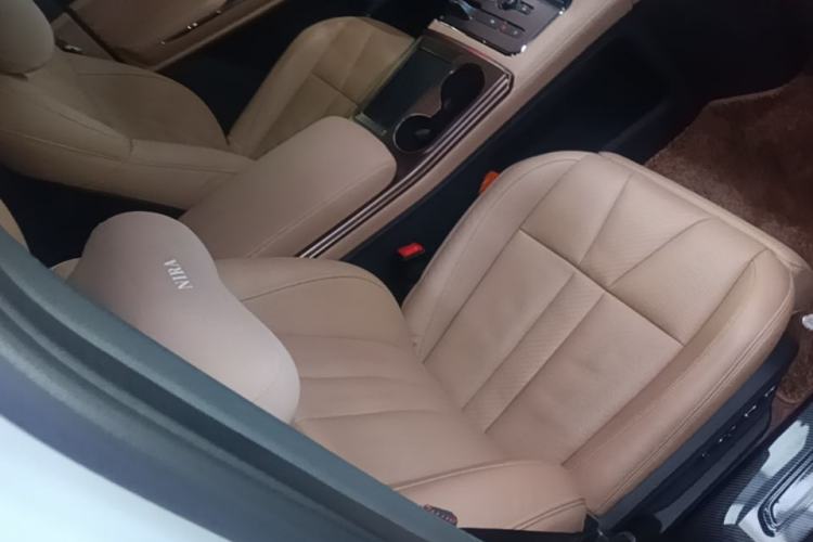Used Nio ES8 2022 75 kWh 7-Seater Version Right Front Seat