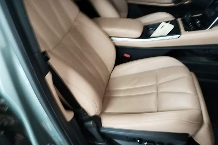 Used Nio ES8 2022 100 kWh Six-Seater Version Right Front Seat