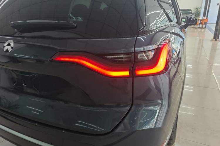 Used Nio ES8 2022 75 kWh Signature Edition Six-Seater Right Rear Taillight