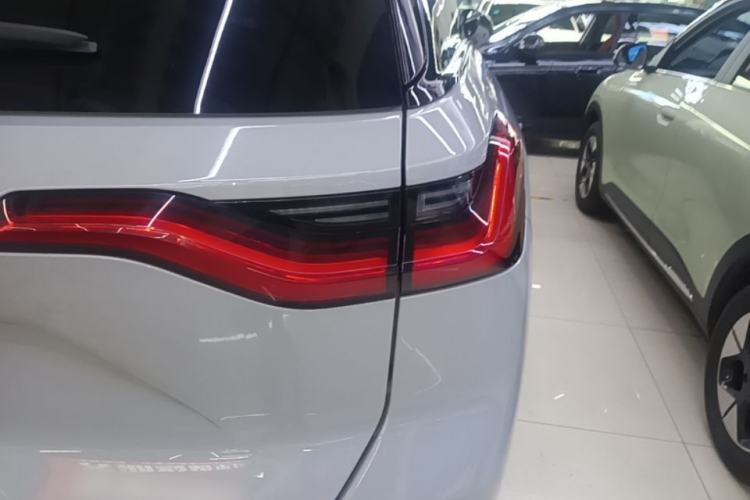 Used Nio ES8 2022 75 kWh 7-Seater Version Right Rear Taillight