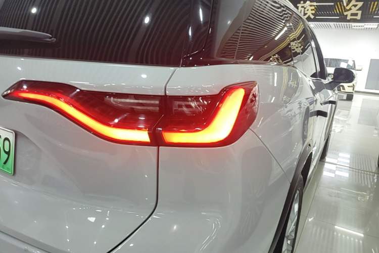 Used Nio ES8 2022 100 kWh Six-Seater Version Right Rear Taillight