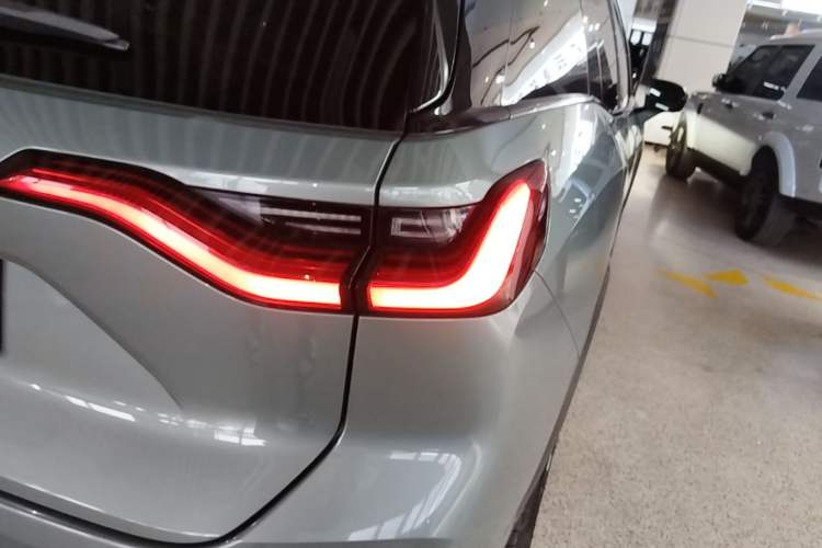 Used Nio ES8 2022 100 kWh Six-Seater Version Right Rear Taillight