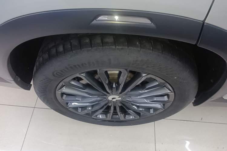 Used Nio ES8 2022 75 kWh 7-Seater Version Right Rear Wheel Hub