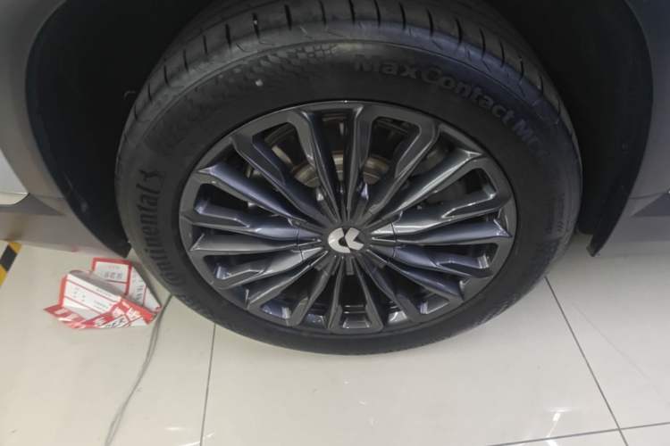 Used Nio ES8 2022 75 kWh 7-Seater Version Right Rear Wheel Hub