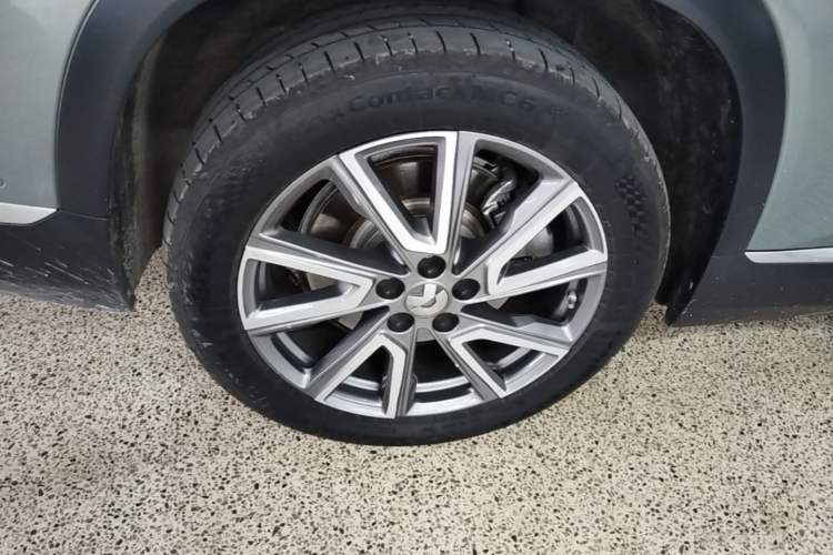 Used Nio ES8 2022 100 kWh Six-Seater Version Right Rear Wheel Hub