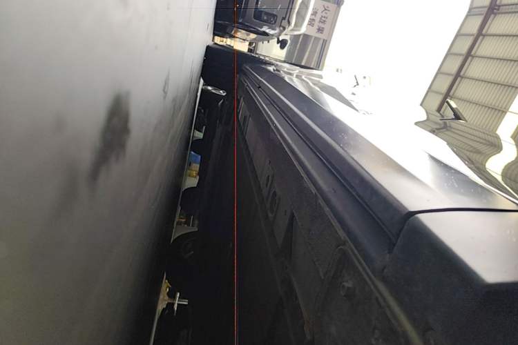 Used Nio ES8 2022 75 kWh 7-Seater Version Right Side Sill