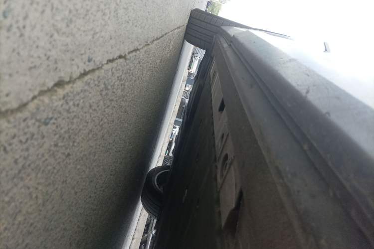 Used Nio ES8 2022 100kWh Signature Edition Six-Seater Right Side Sill
