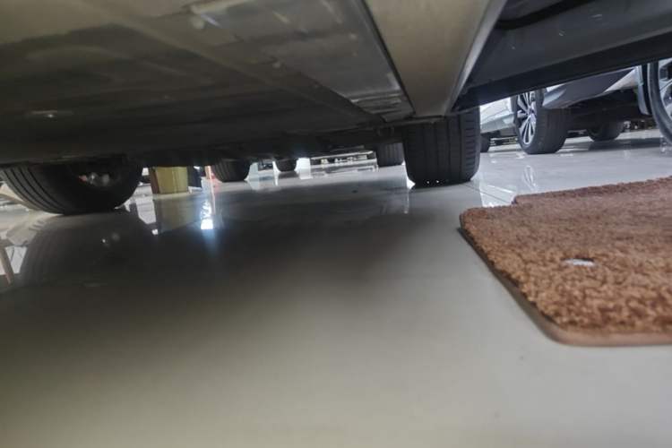 Used Nio ES8 2022 75 kWh 7-Seater Version Right Side Sill