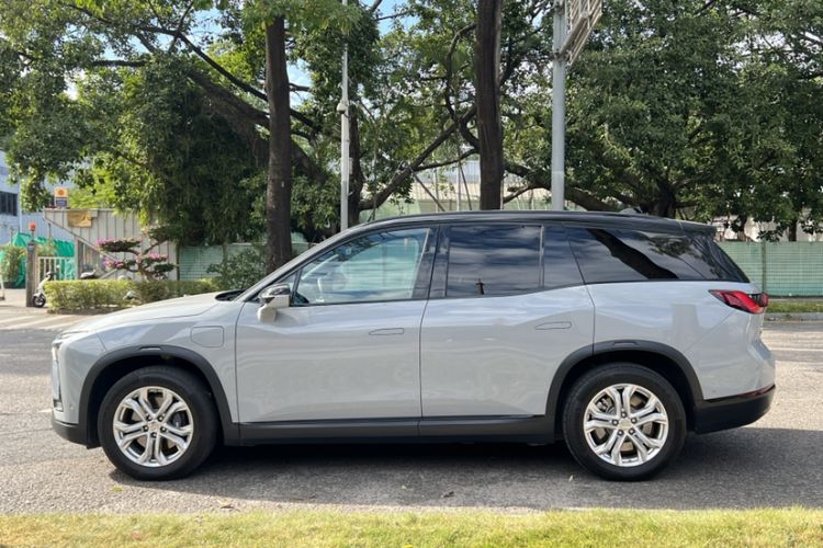 Used Nio ES8 2022 75 kWh Six-Seater Version Roof