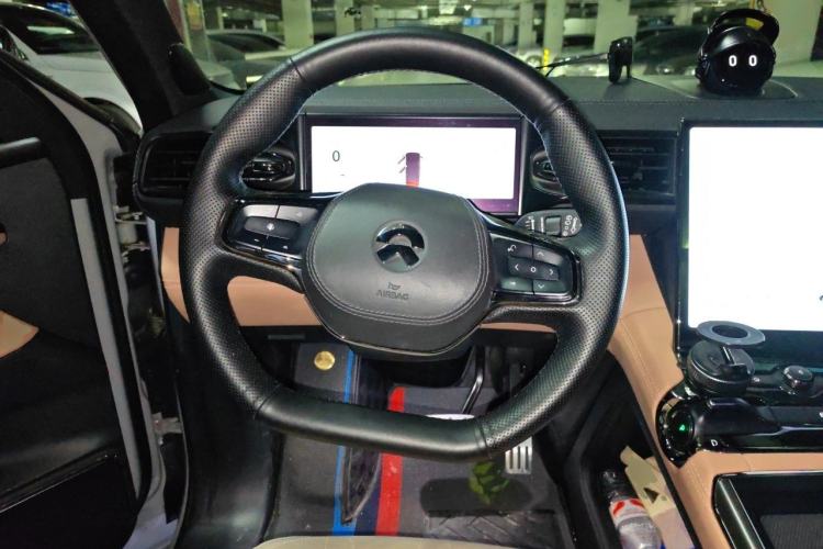 Used Nio ES8 2022 75 kWh 7-Seater Version Steering Wheel