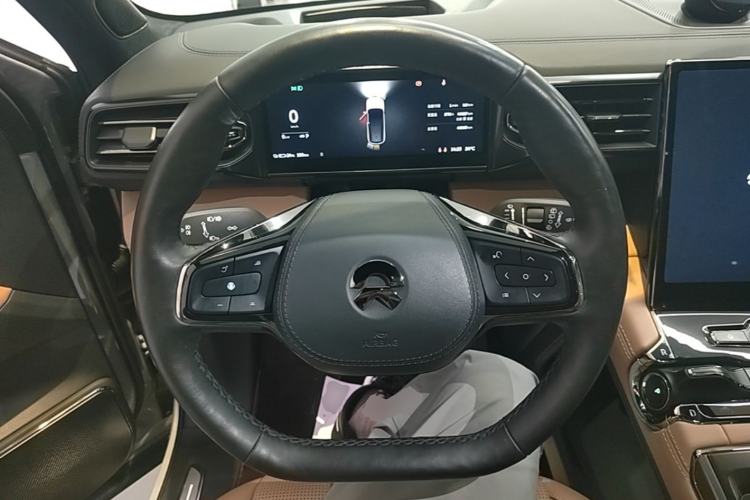 Used Nio ES8 2022 75 kWh Signature Edition Six-Seater Steering Wheel