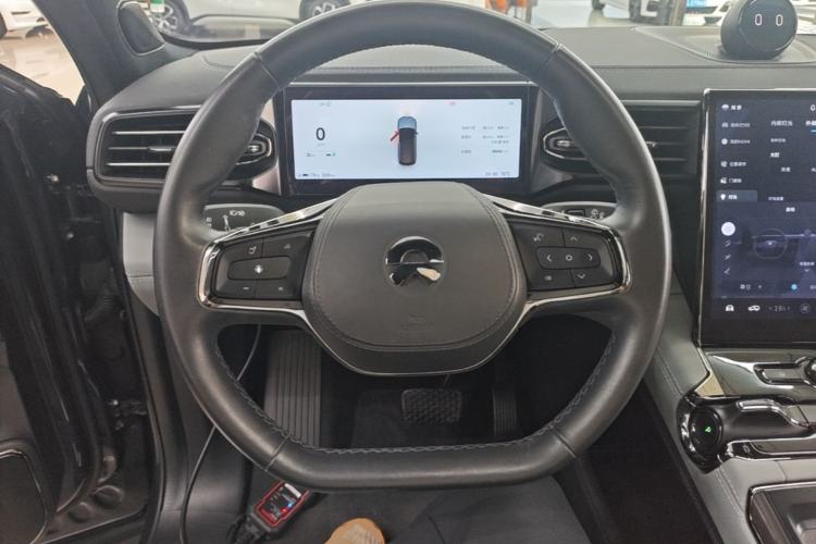 Used Nio ES8 2022 75 kWh Signature Edition Six-Seater Steering Wheel