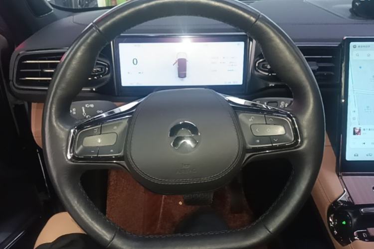 Used Nio ES8 2022 75 kWh 7-Seater Version Steering Wheel