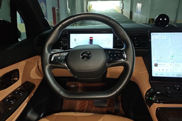 Used Nio ES8 2022 75 kWh 7-Seater Version Steering Wheel