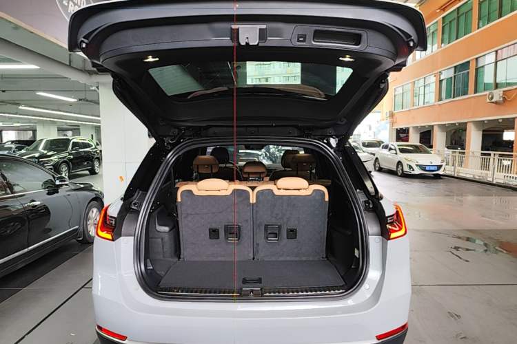 Used Nio ES8 2022 75 kWh 7-Seater Version Trunk