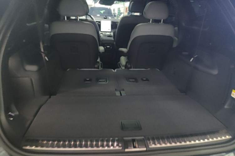 Used Nio ES8 2022 100 kWh Six-Seater Version Trunk
