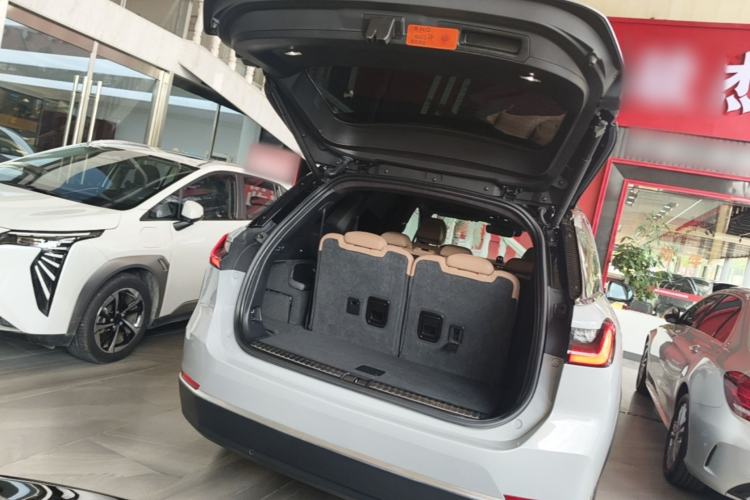 Used Nio ES8 2022 100kWh Signature Edition Seven-Seater Trunk
