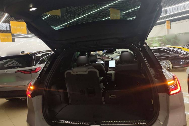 Used Nio ES8 2022 75 kWh Signature Edition Six-Seater Trunk