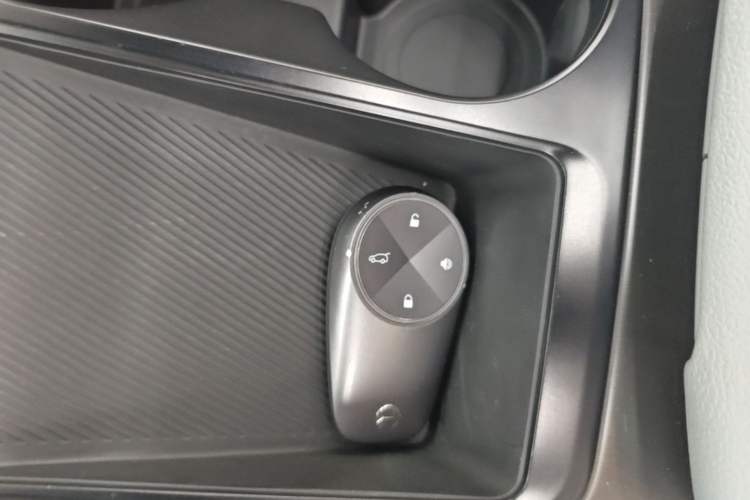 Used Nio ES8 2022 75 kWh Signature Edition Six-Seater Vehicle Key