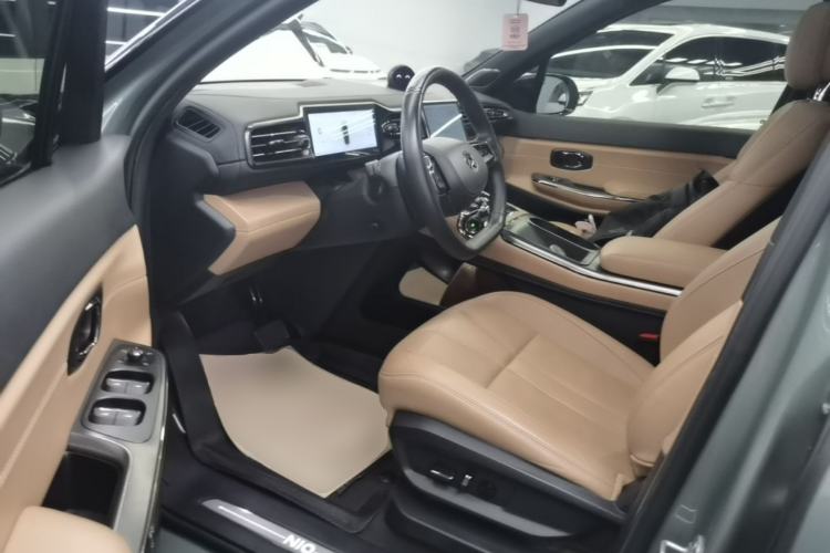Used Nio ES8 2022 75 kWh Six-Seater Version Driver Seat