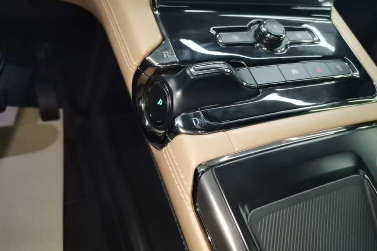 Used Nio ES8 2022 75 kWh Six-Seater Version Gear Lever
