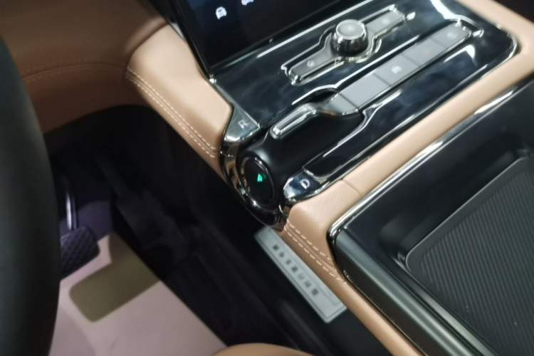 Used Nio ES8 2022 75 kWh Six-Seater Version Gear Lever