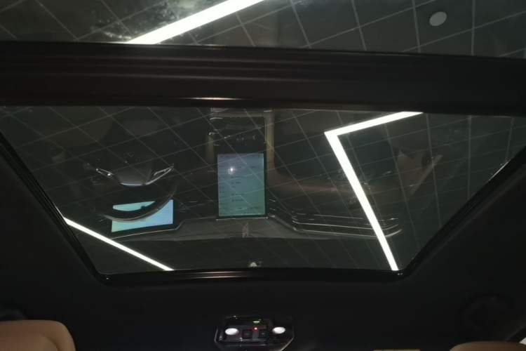 Used Nio ES8 2022 75 kWh Six-Seater Version Headliner