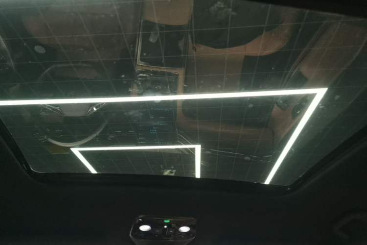 Used Nio ES8 2022 75 kWh Six-Seater Version Headliner