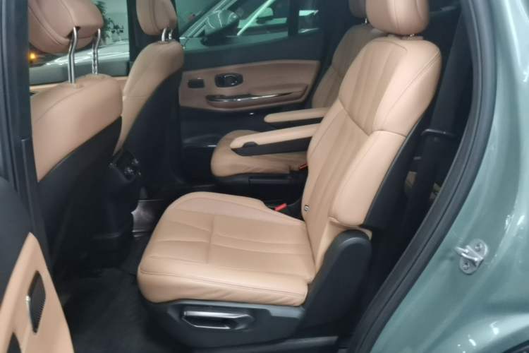 Used Nio ES8 2022 75 kWh Six-Seater Version Left Rear Seat