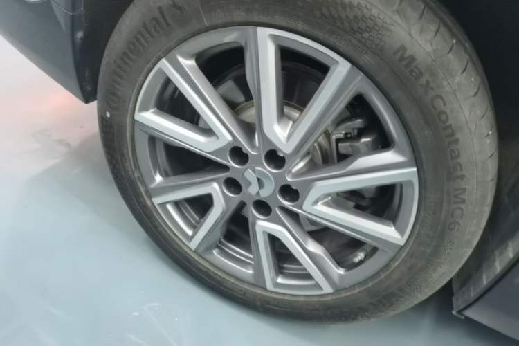 Used Nio ES8 2022 75 kWh Six-Seater Version Right Rear Wheel Hub