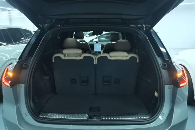 Used Nio ES8 2022 75 kWh Six-Seater Version Trunk