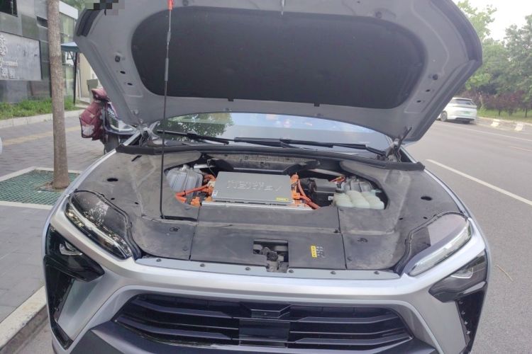 Used Nio ES8 2022 100 kWh 7-Seater Version Engine Bay