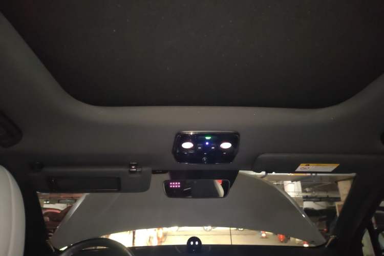 Used Nio ES8 2022 100kWh Signature Edition Seven-Seater Headliner